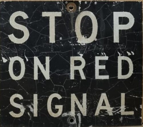 Verkehrsschild USA  Stop on red Signal