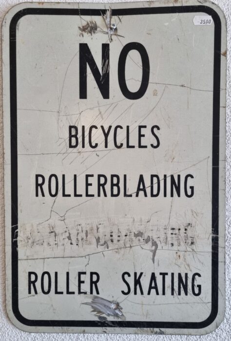 Panneau de signalisation USA 'No Bicycles Rollerblading Roller Skating'