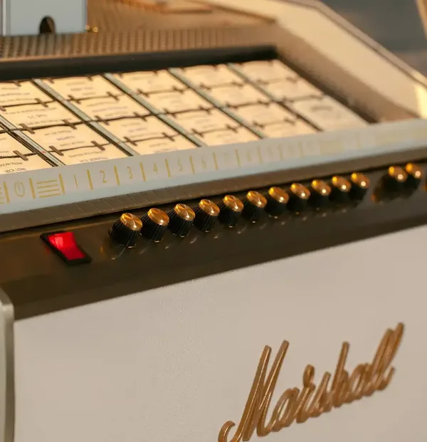 Marshall vinyl jukebox cream close4