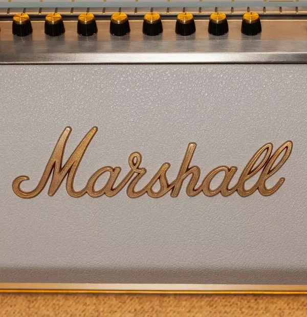 Marshall vinyl jukebox cream close6