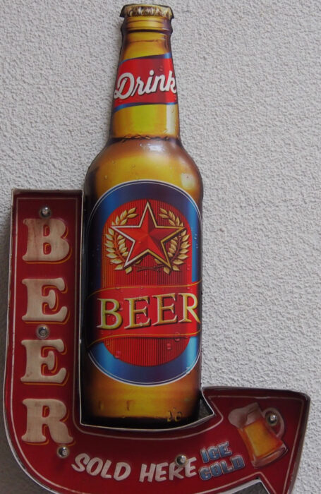 LED-Blechschild 'Beer Sold Here'